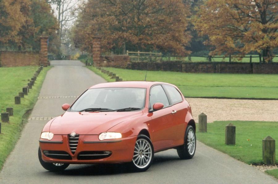  Alfa Romeo 147 3-Door (937A) 2001 года  (UK) (фото 3 из 25)